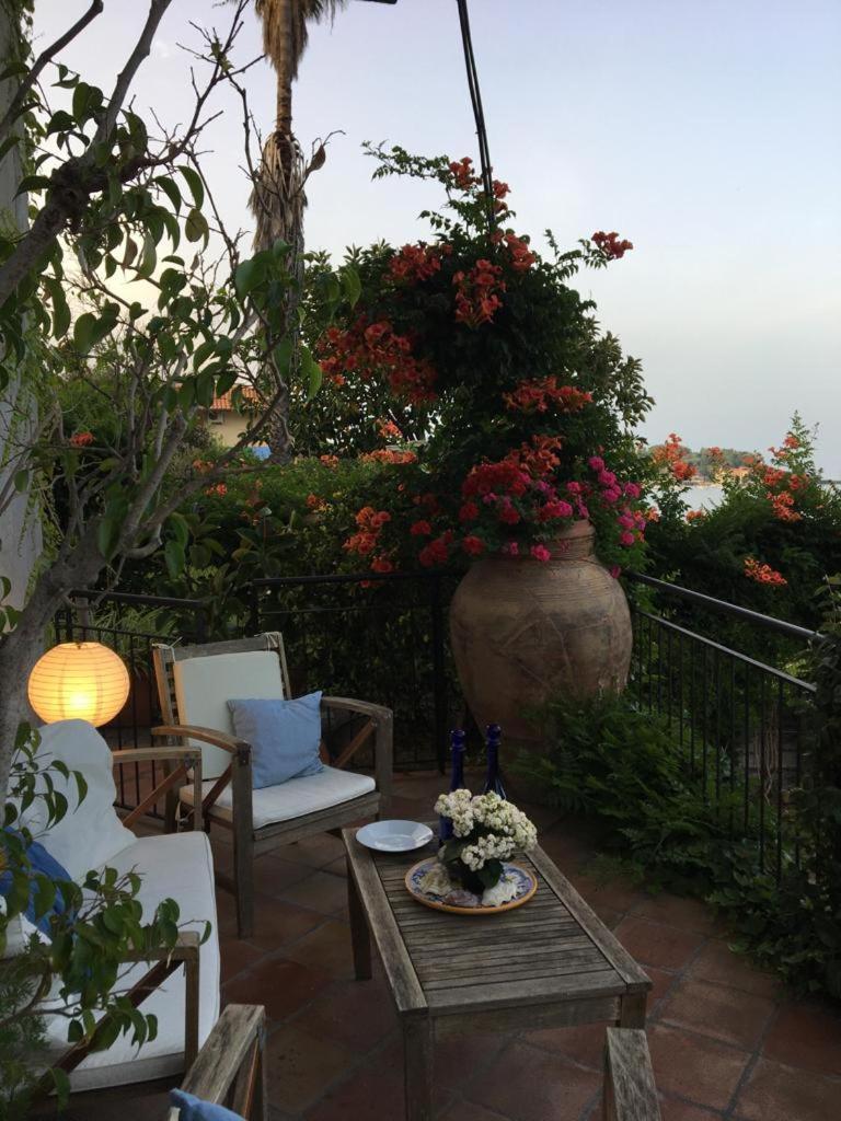 Villa Cavallaro Aci Trezza Buitenkant foto